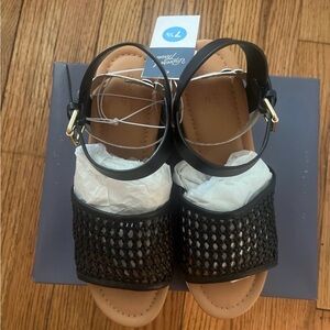Universal Thread Black Sandals